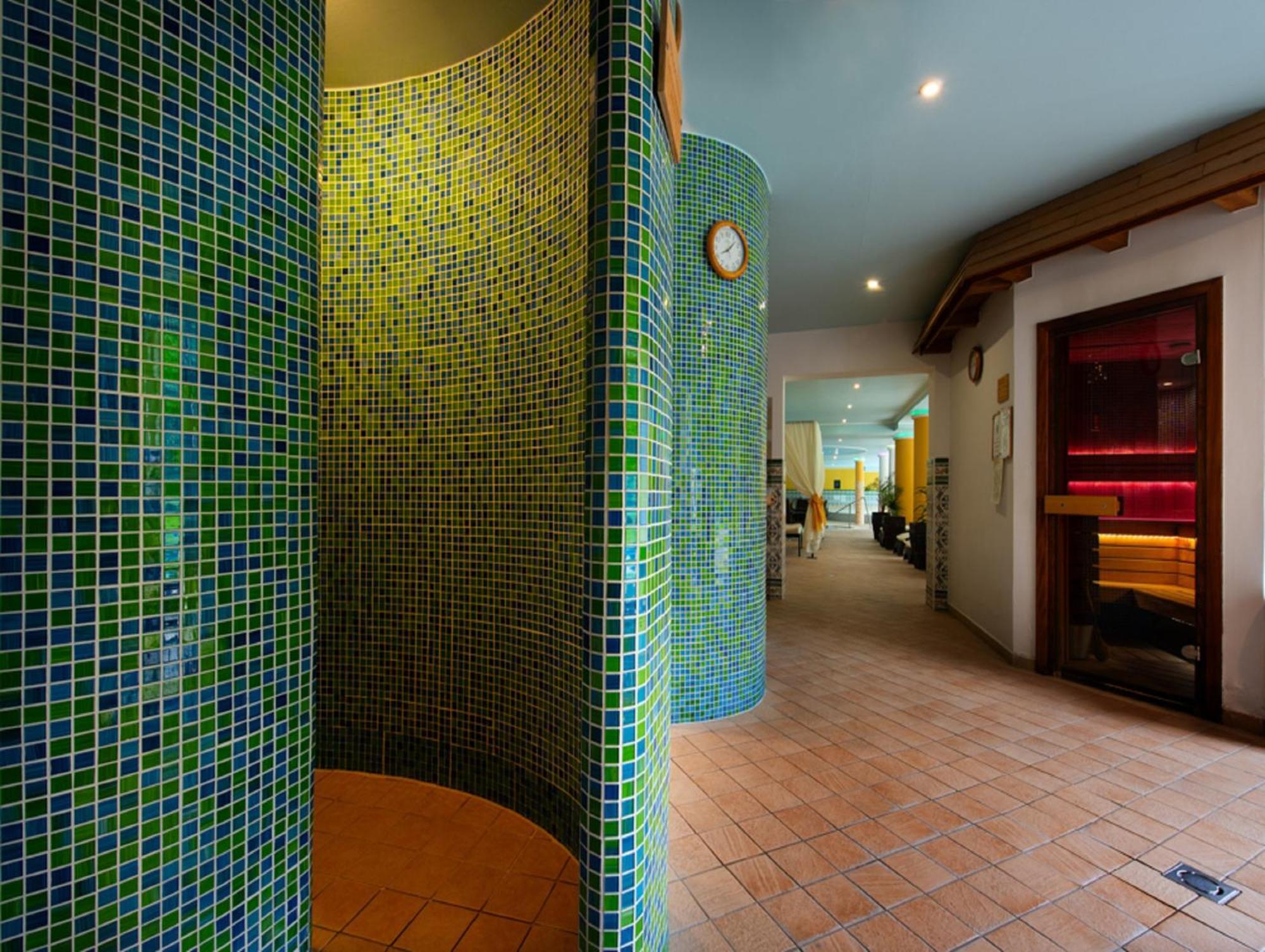 Calimbra Wellness Hotel Superior 미슈콜츠 외부 사진